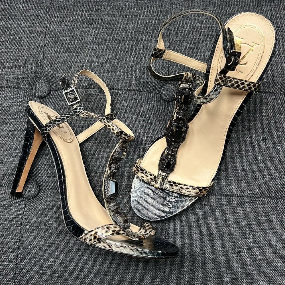* Vince Camuto Signature Daria heels